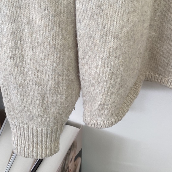 Sweater - Picture 5 of 7